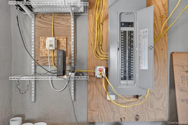 6 Deer Trail N, Greenwood Lake, NY 10925