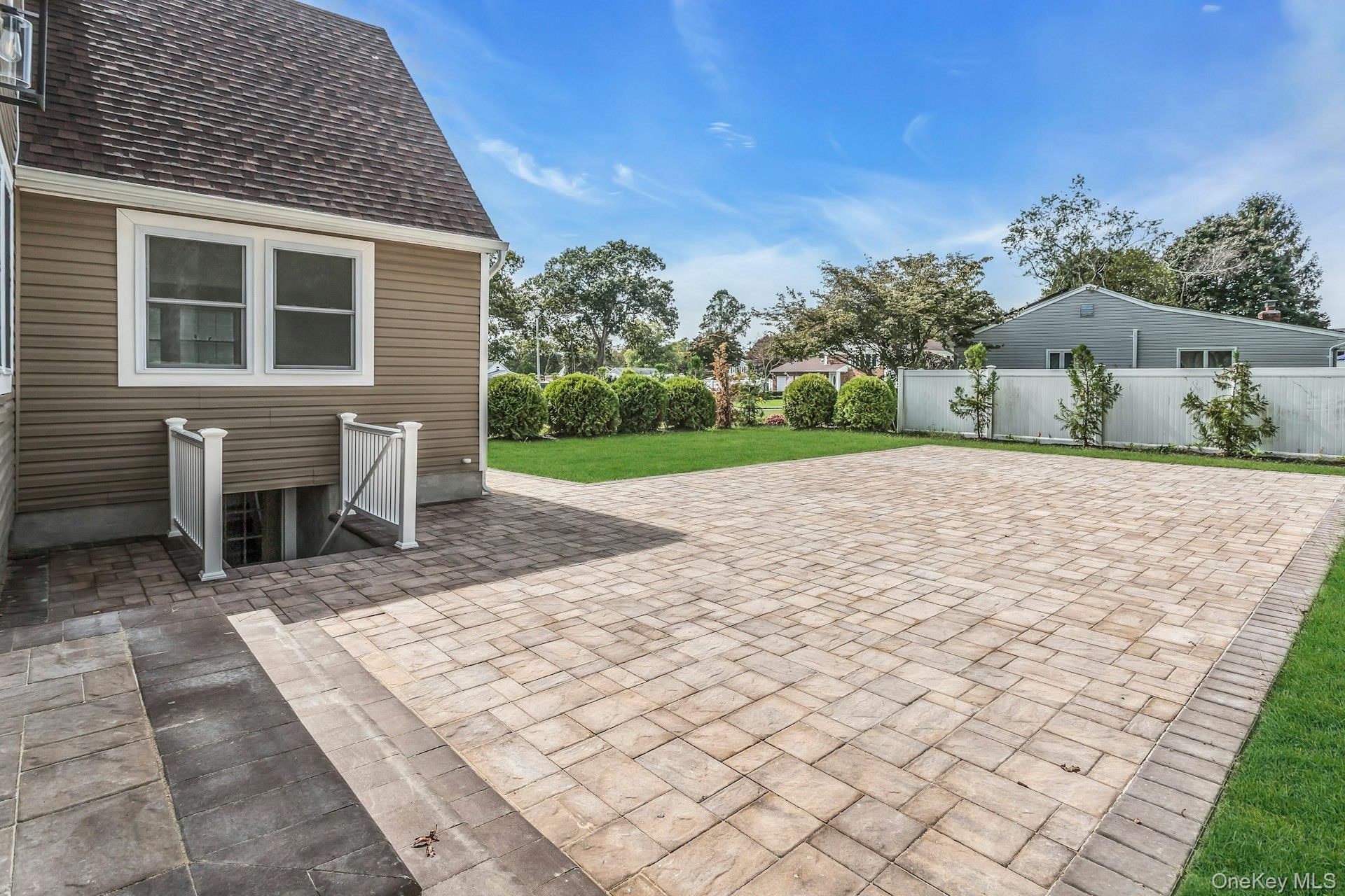 907 Pearl Street, Bohemia, NY 11716