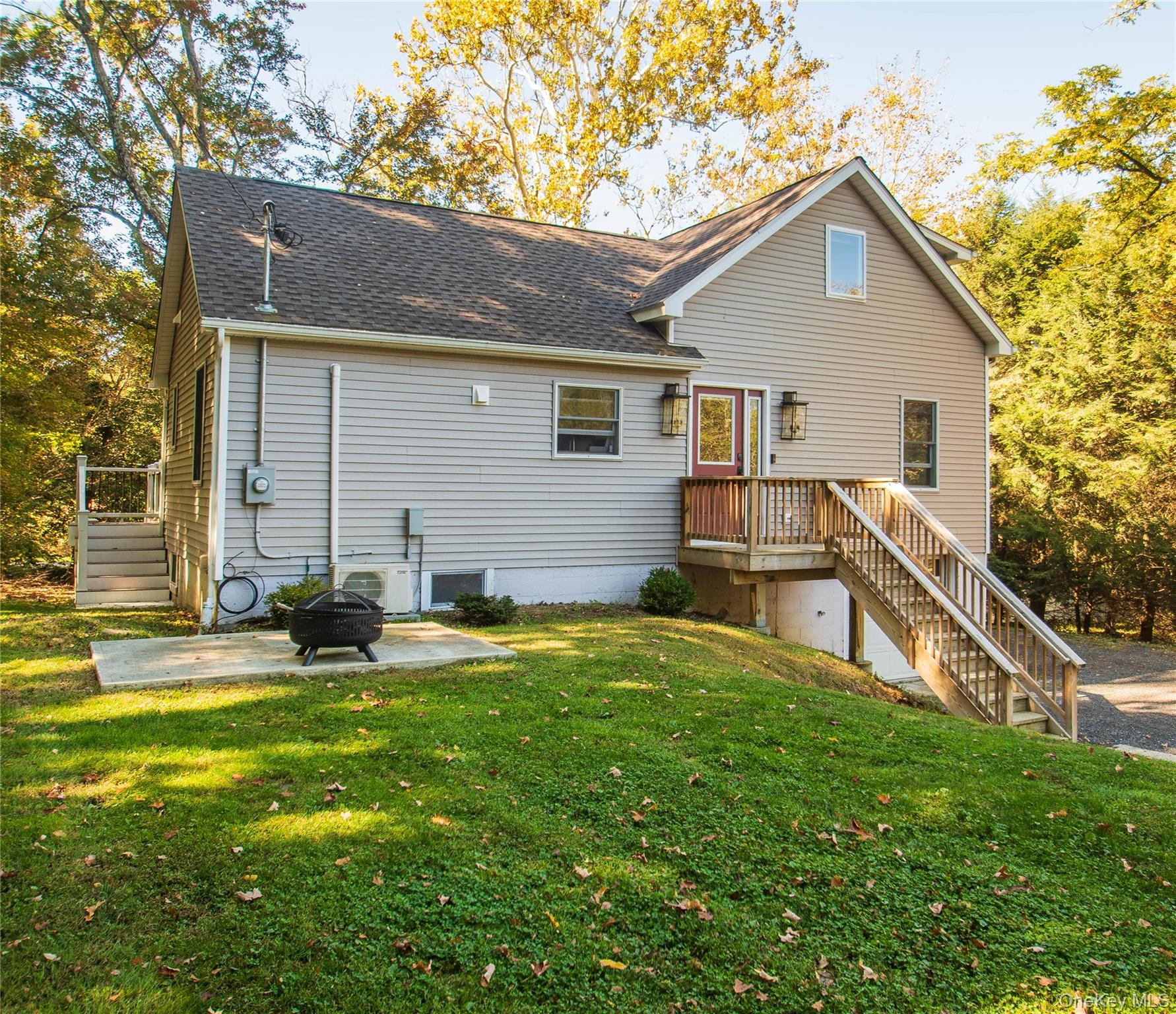 7 Phillips Road, Poughkeepsie, NY 12603