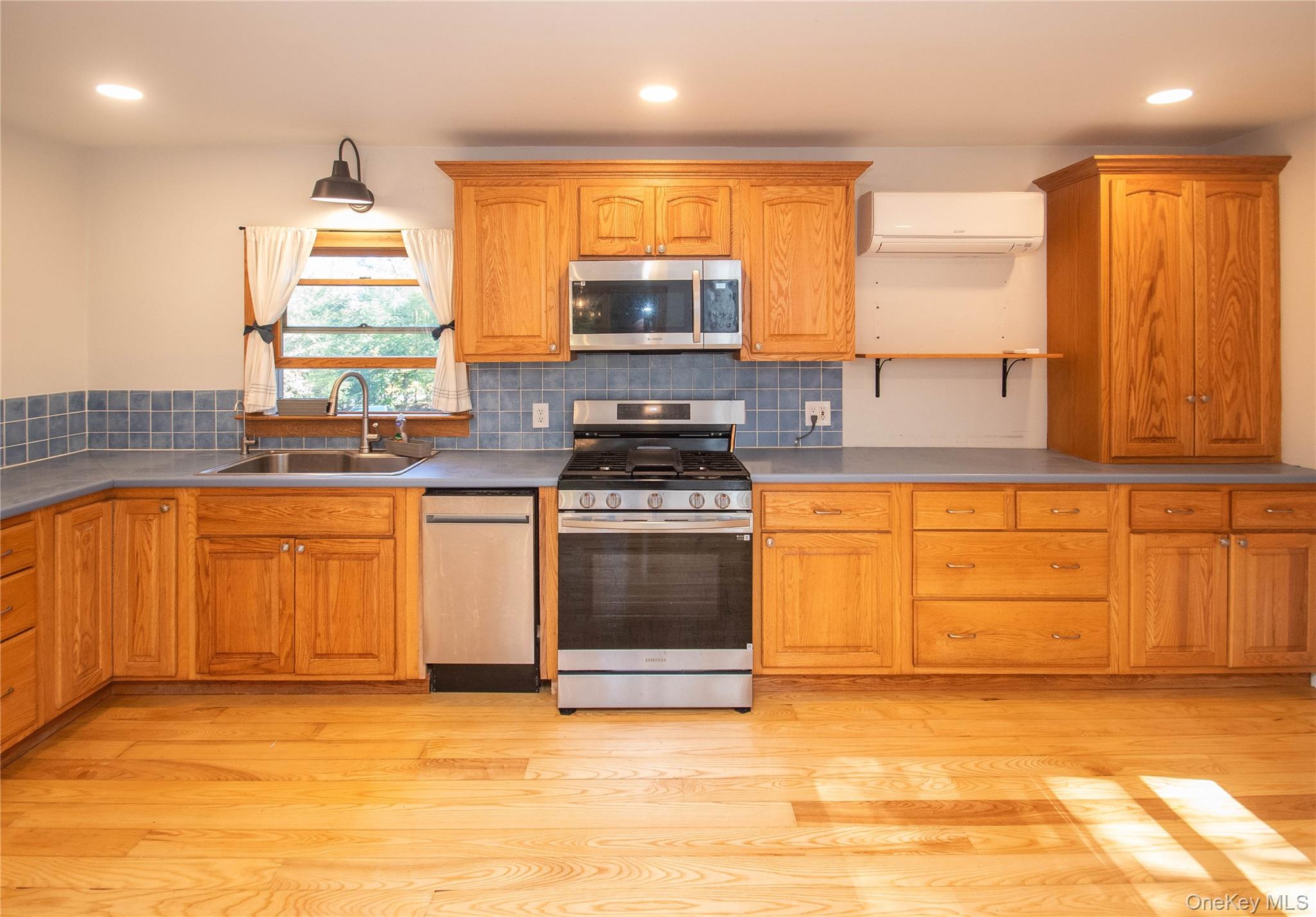 7 Phillips Road, Poughkeepsie, NY 12603