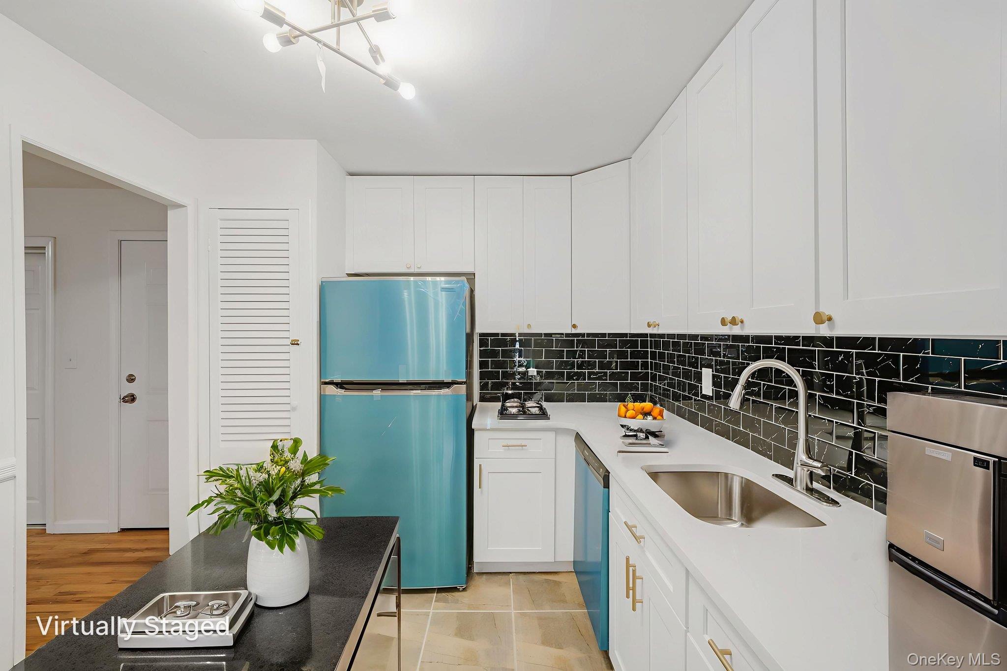 336 Lakeland Avenue # 5D, Sayville, NY 11782