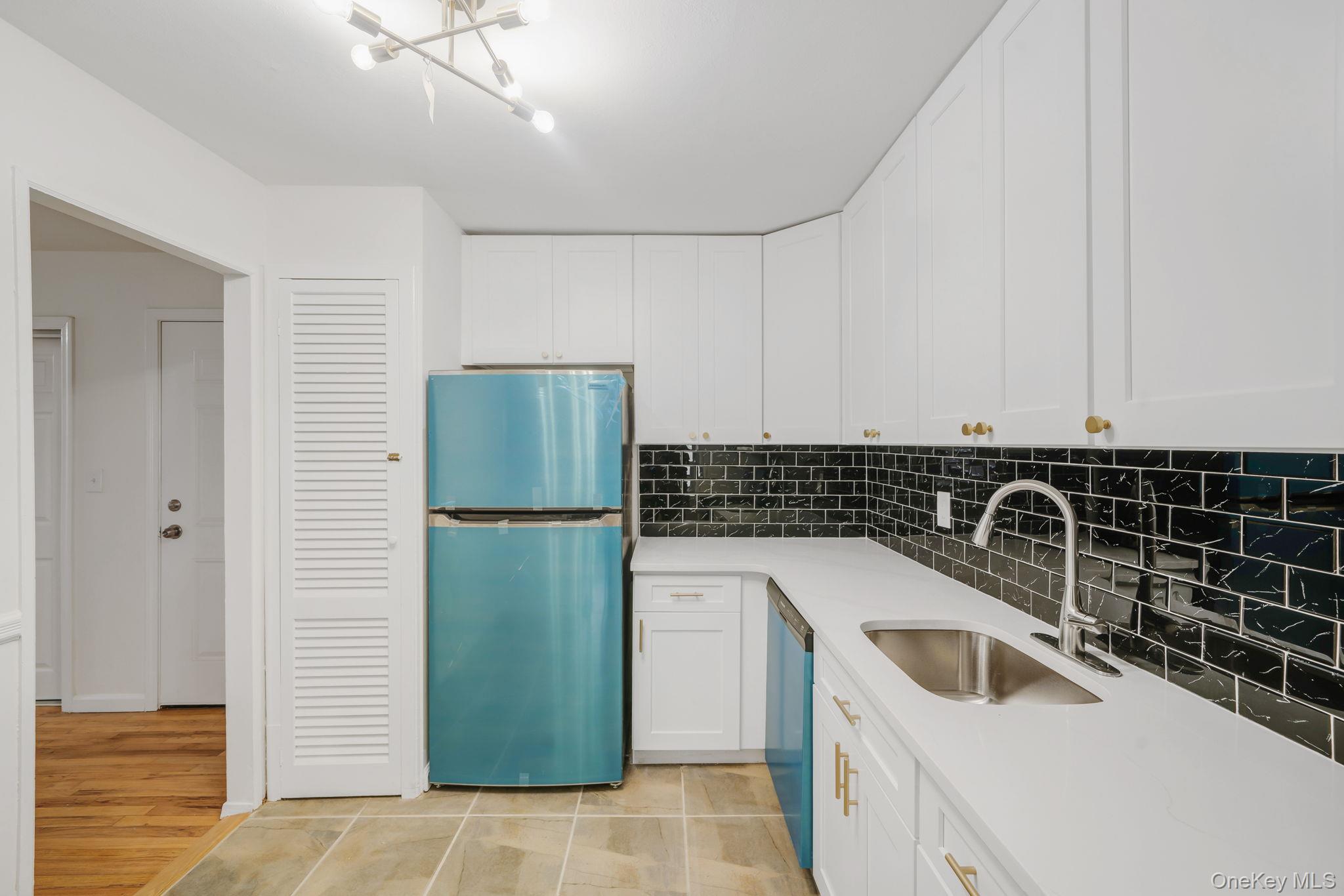 336 Lakeland Avenue # 5D, Sayville, NY 11782