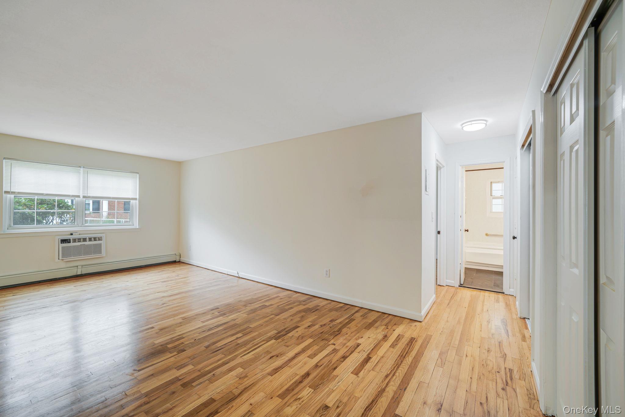 336 Lakeland Avenue # 5D, Sayville, NY 11782