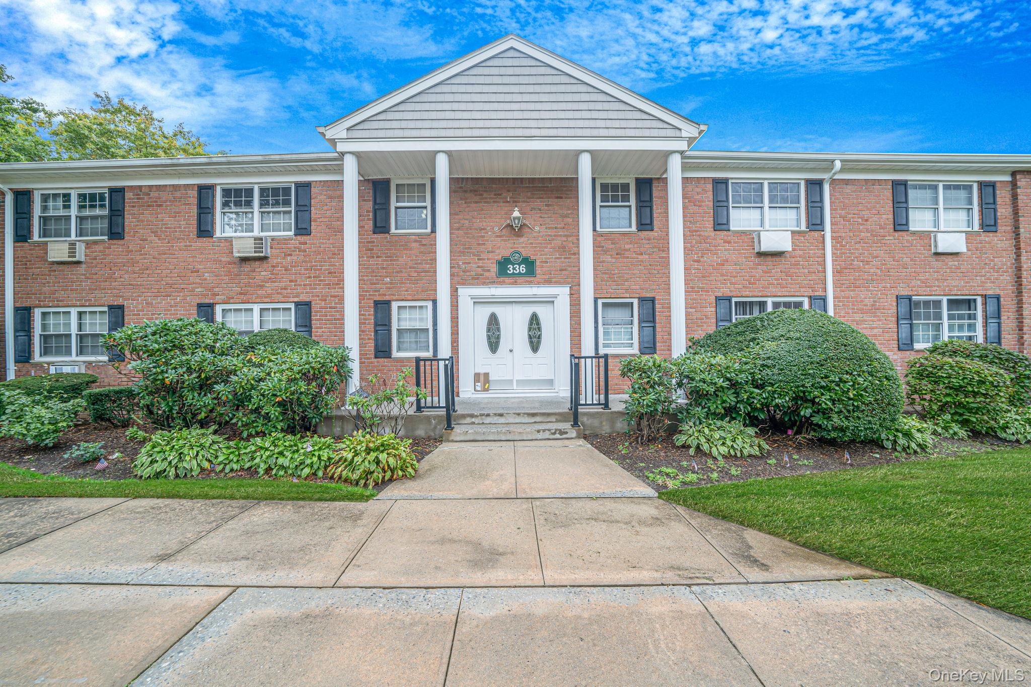 336 Lakeland Avenue # 5D, Sayville, NY 11782