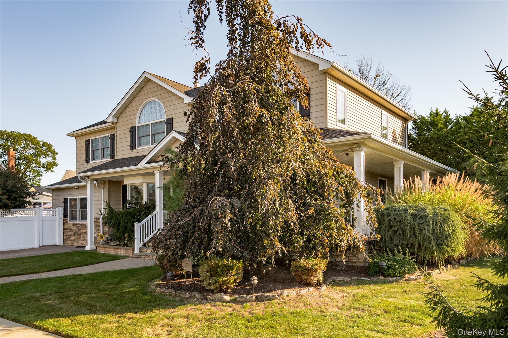 1823 Lincoln Avenue, Seaford, NY 11783