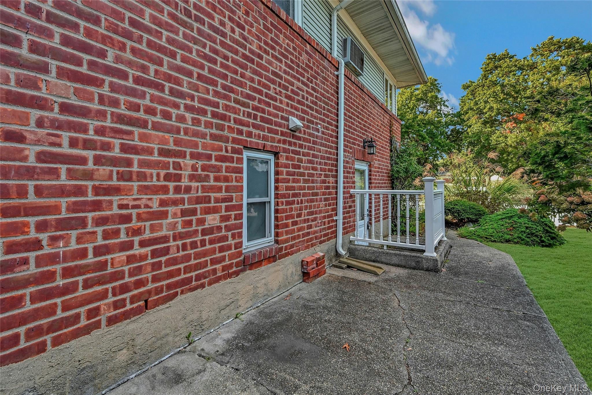 14 Genesee Drive, Commack, NY 11725