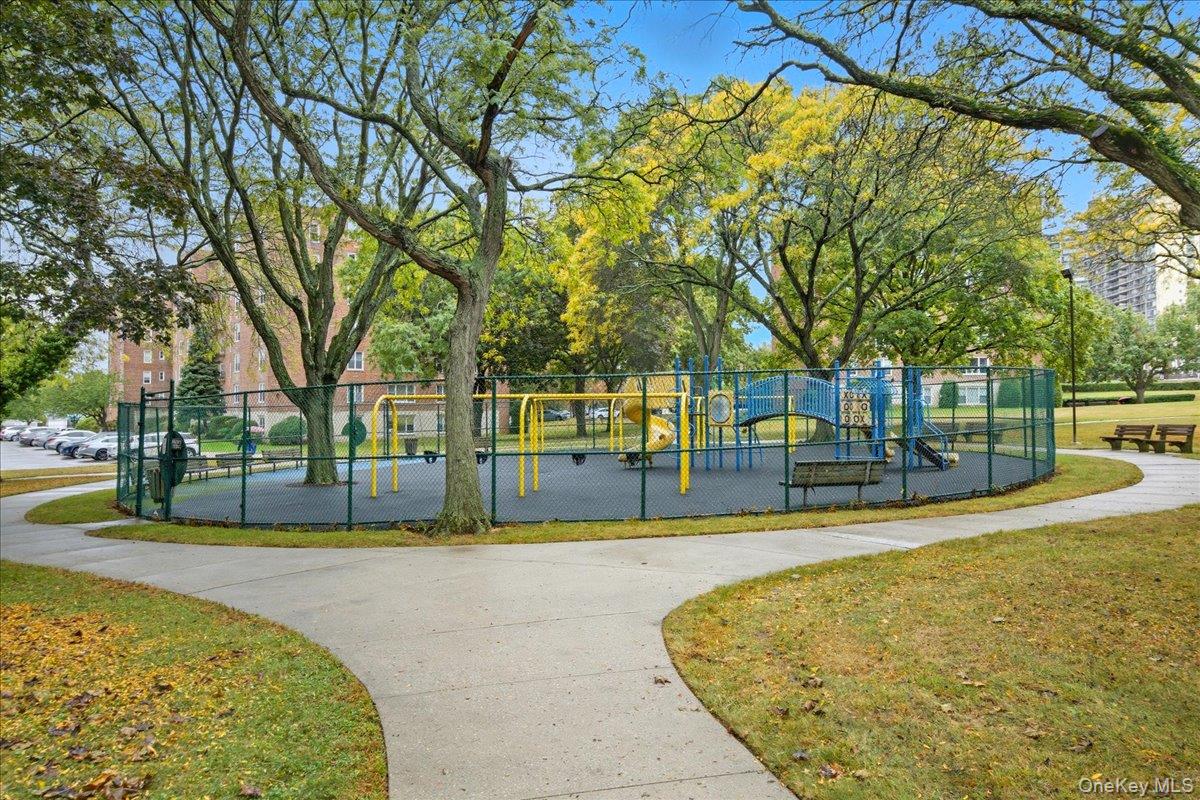 21140 18th Avenue # 1H, Bayside, NY 11360