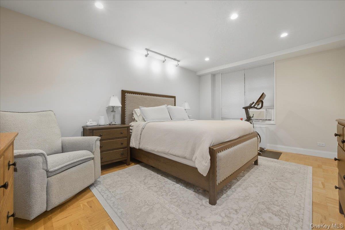 21140 18th Avenue # 1H, Bayside, NY 11360