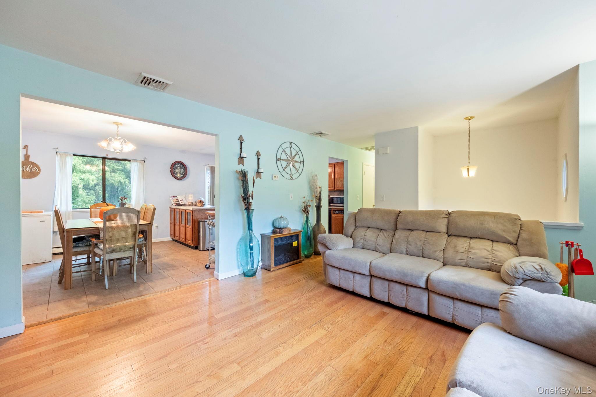 4 Verven Road, Poughkeepsie, NY 12603