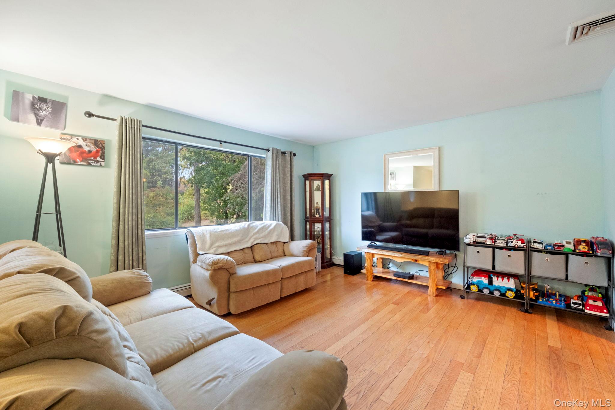 4 Verven Road, Poughkeepsie, NY 12603