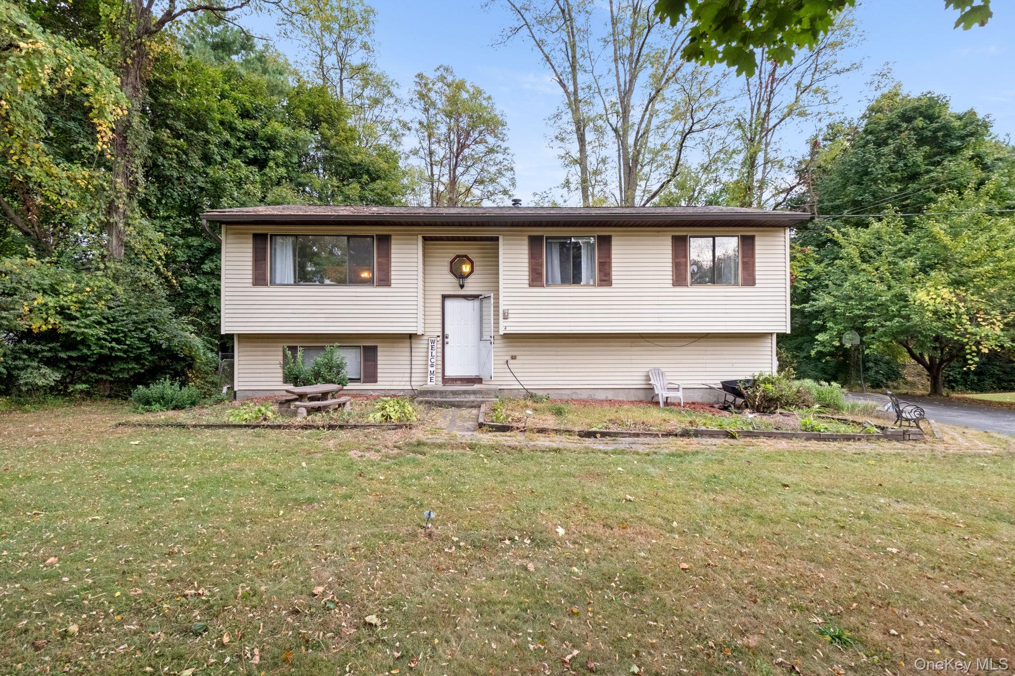 4 Verven Road, Poughkeepsie, NY 12603