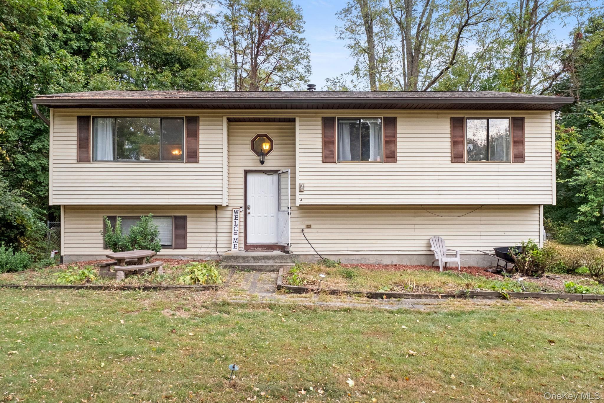 4 Verven Road, Poughkeepsie, NY 12603