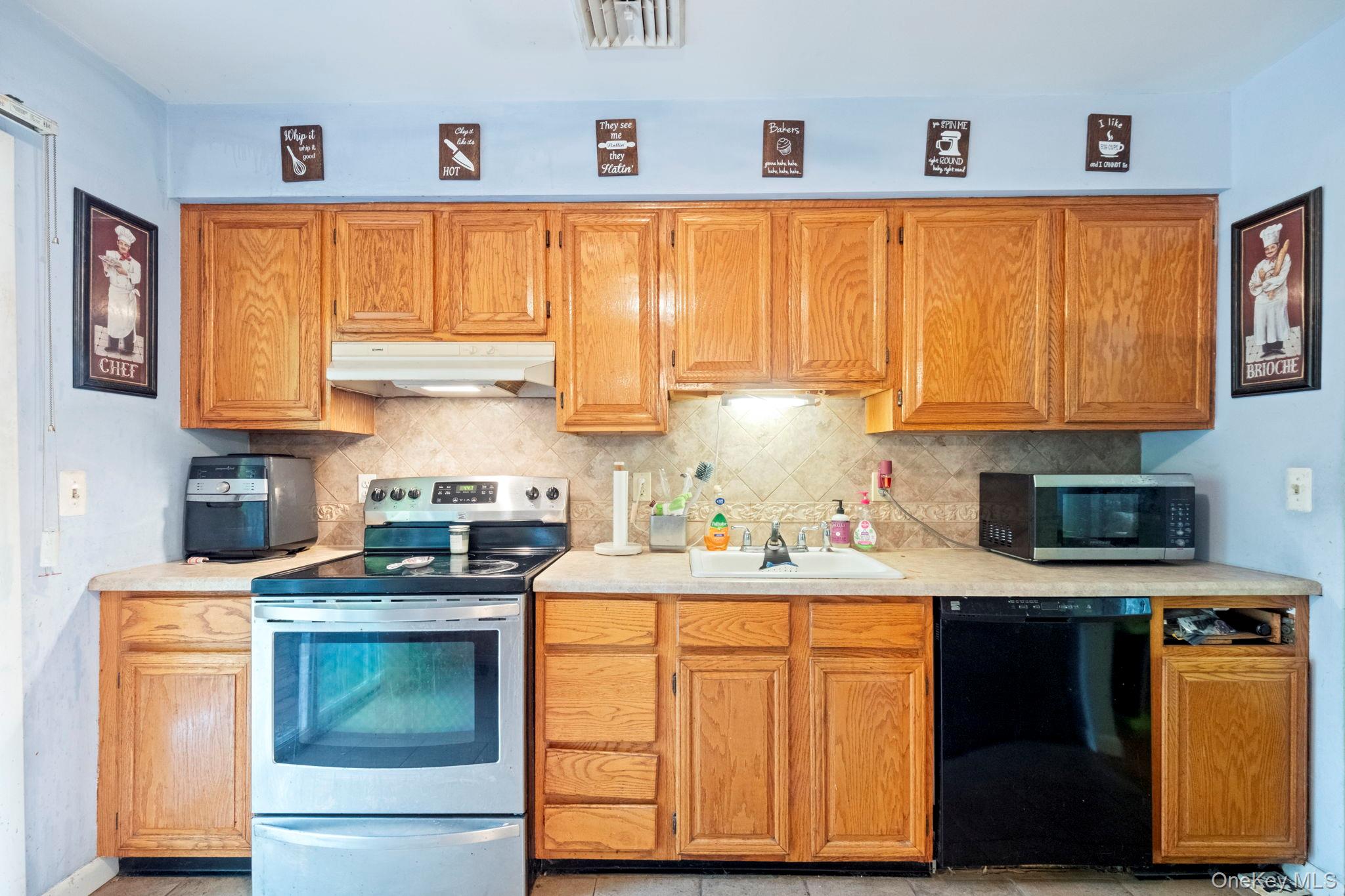 4 Verven Road, Poughkeepsie, NY 12603