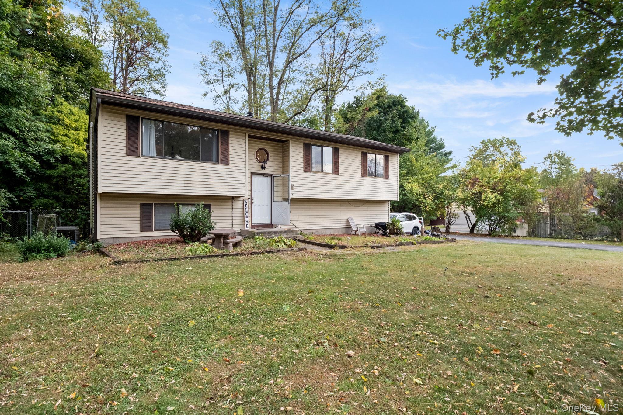 4 Verven Road, Poughkeepsie, NY 12603