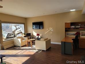 401 W Main Street, Smithtown, NY 11787