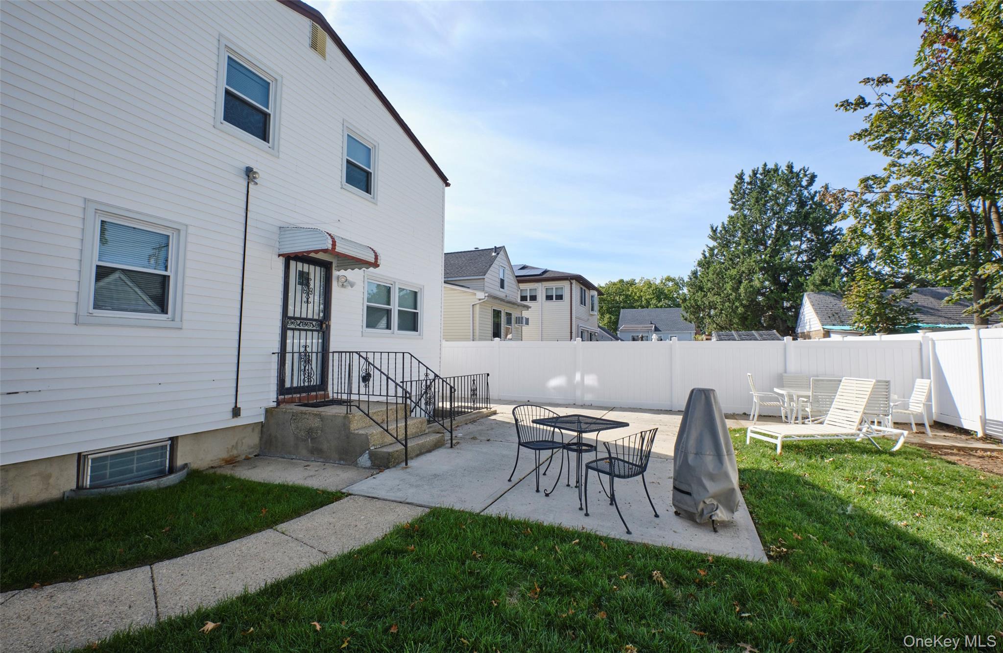 9 Court Street, Elmont, NY 11003