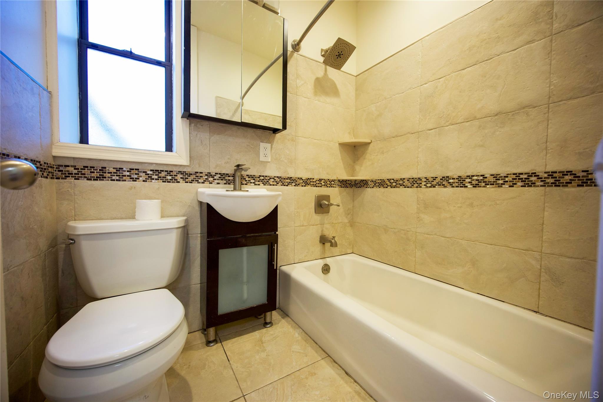 2 Spruce Street # 2J, Great Neck, NY 11021