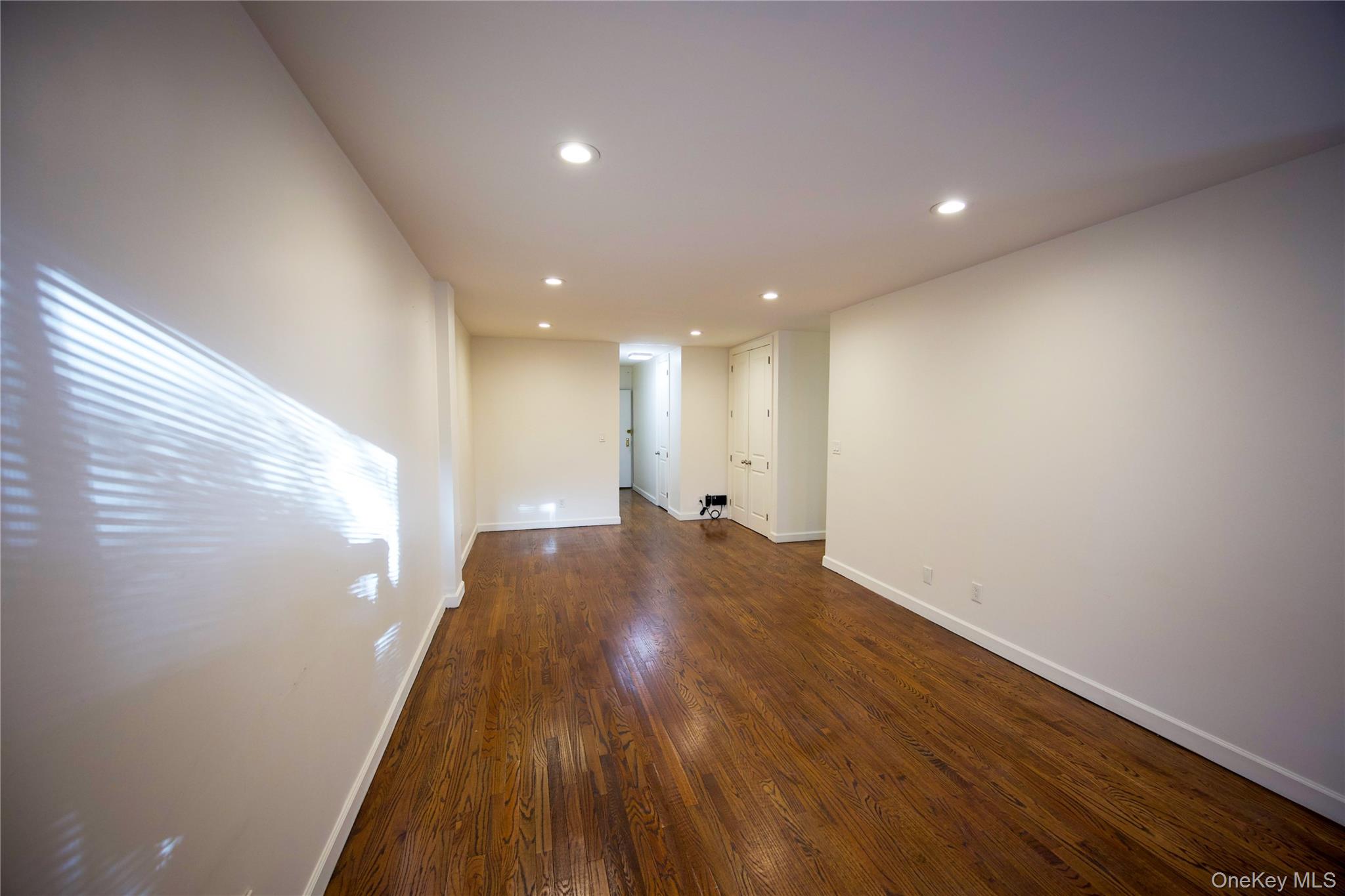 2 Spruce Street # 2J, Great Neck, NY 11021