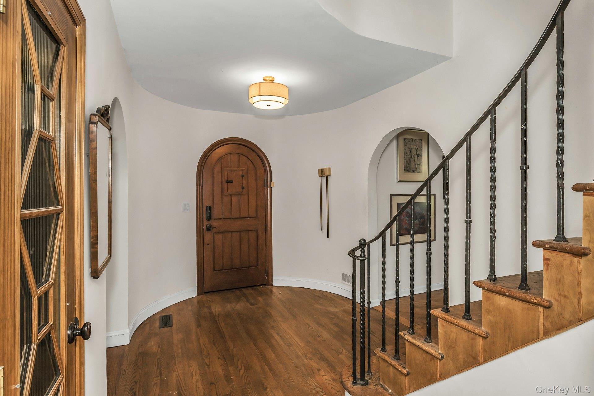 10 Soundview Crest, Manhasset, NY 11030