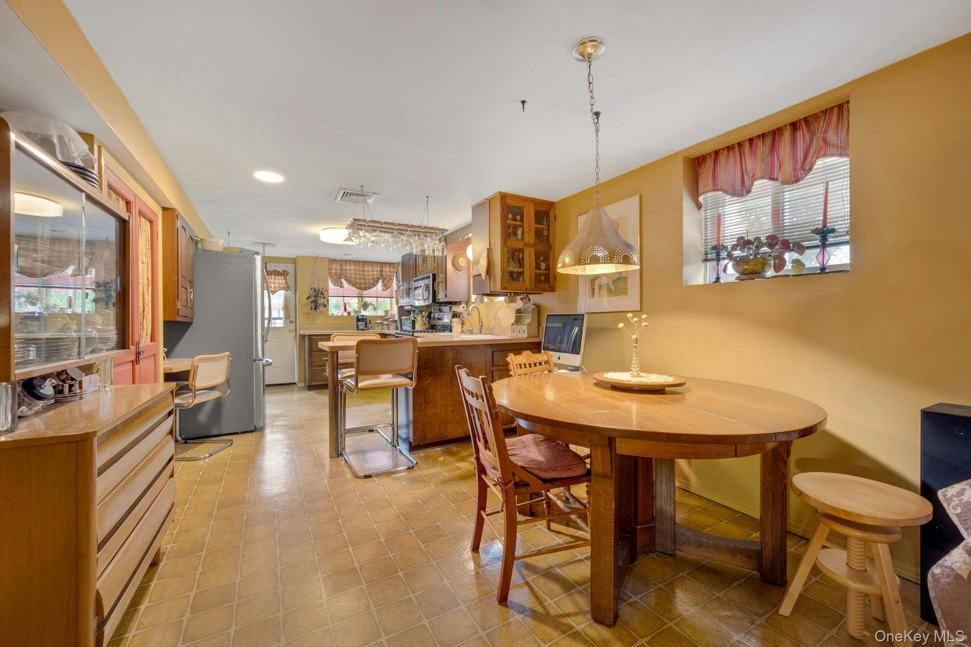 48 Elissa Lane, Yonkers, NY 10710