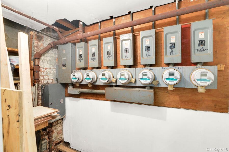 695 MEEKER Avenue, Brooklyn, NY 11222