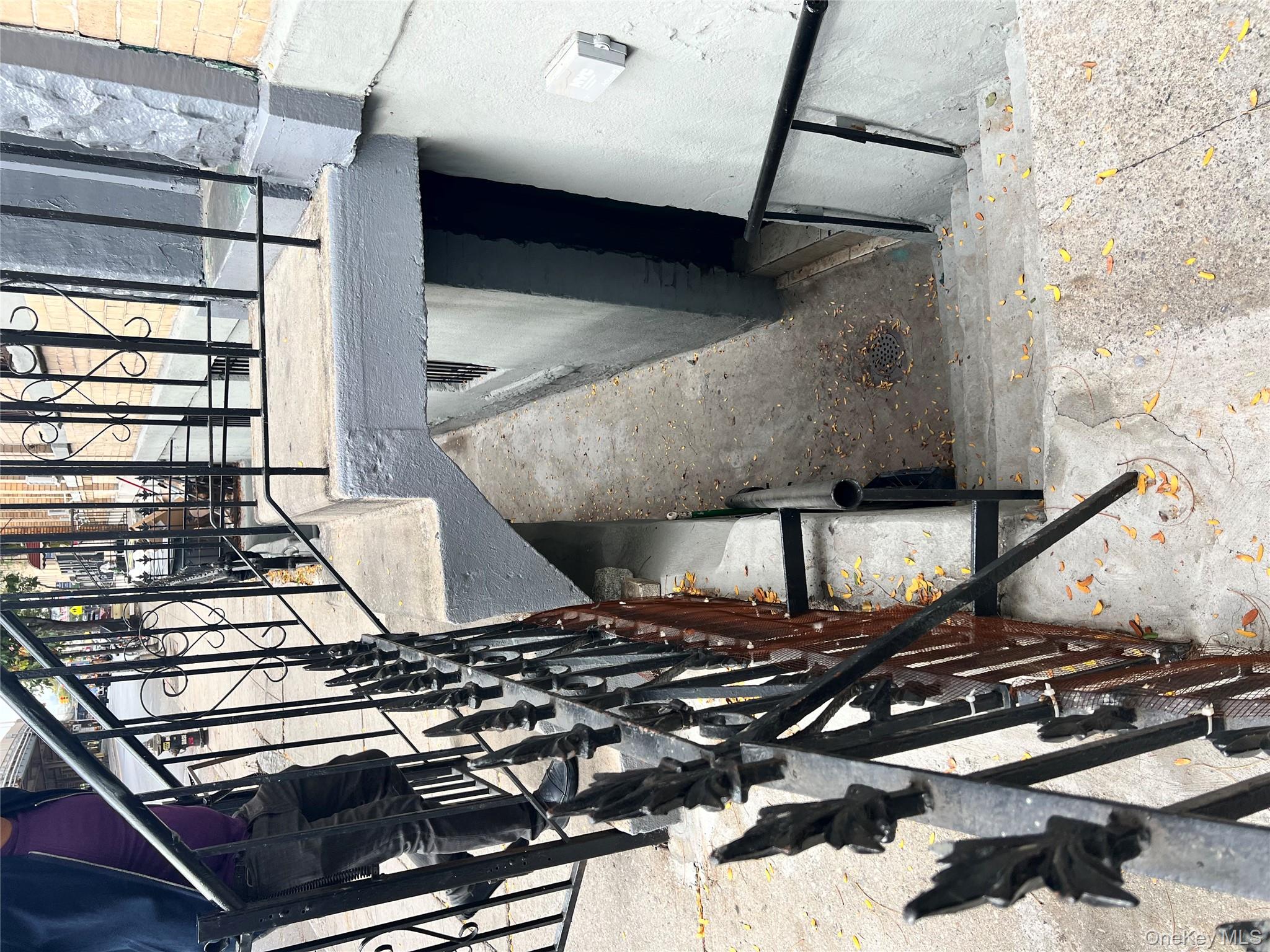 695 MEEKER Avenue, Brooklyn, NY 11222