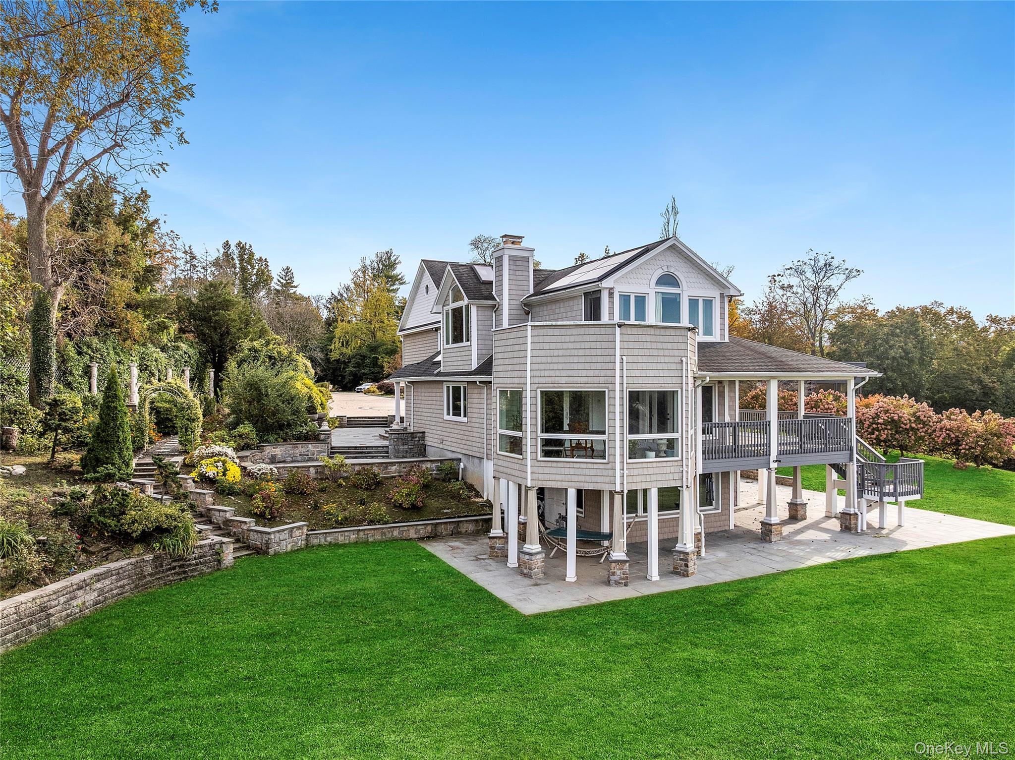 8 September Lane, Glen Cove, NY 11542