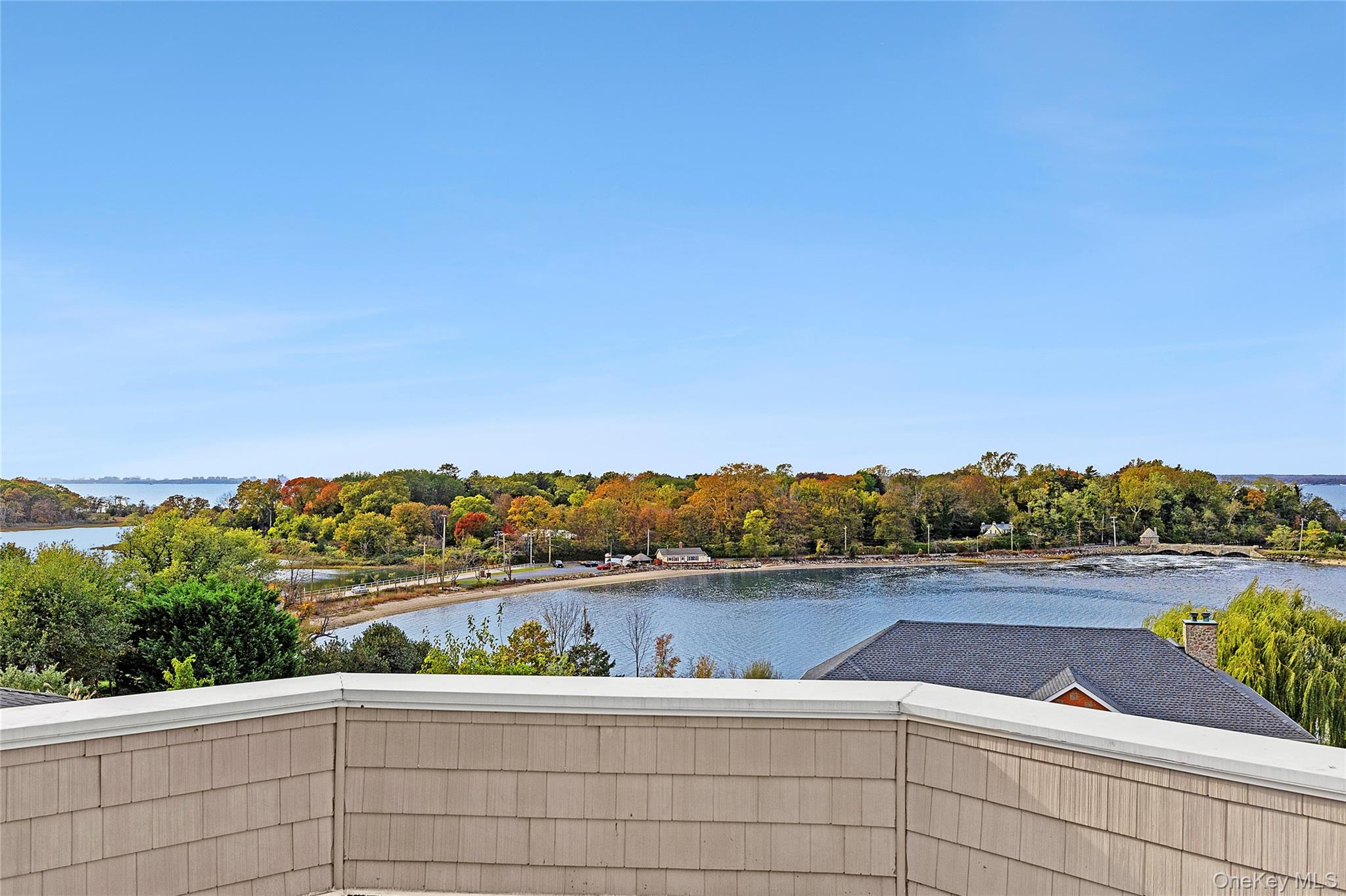 8 September Lane, Glen Cove, NY 11542