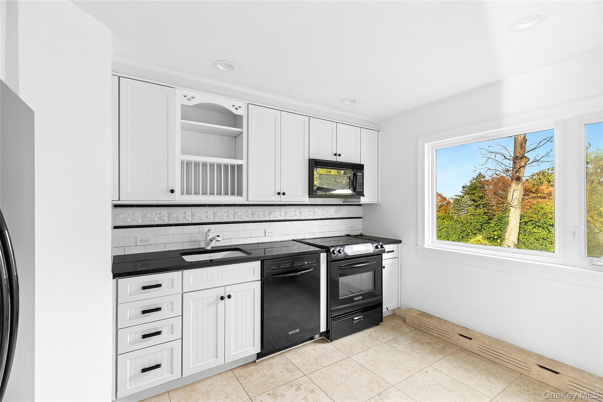 8 September Lane, Glen Cove, NY 11542