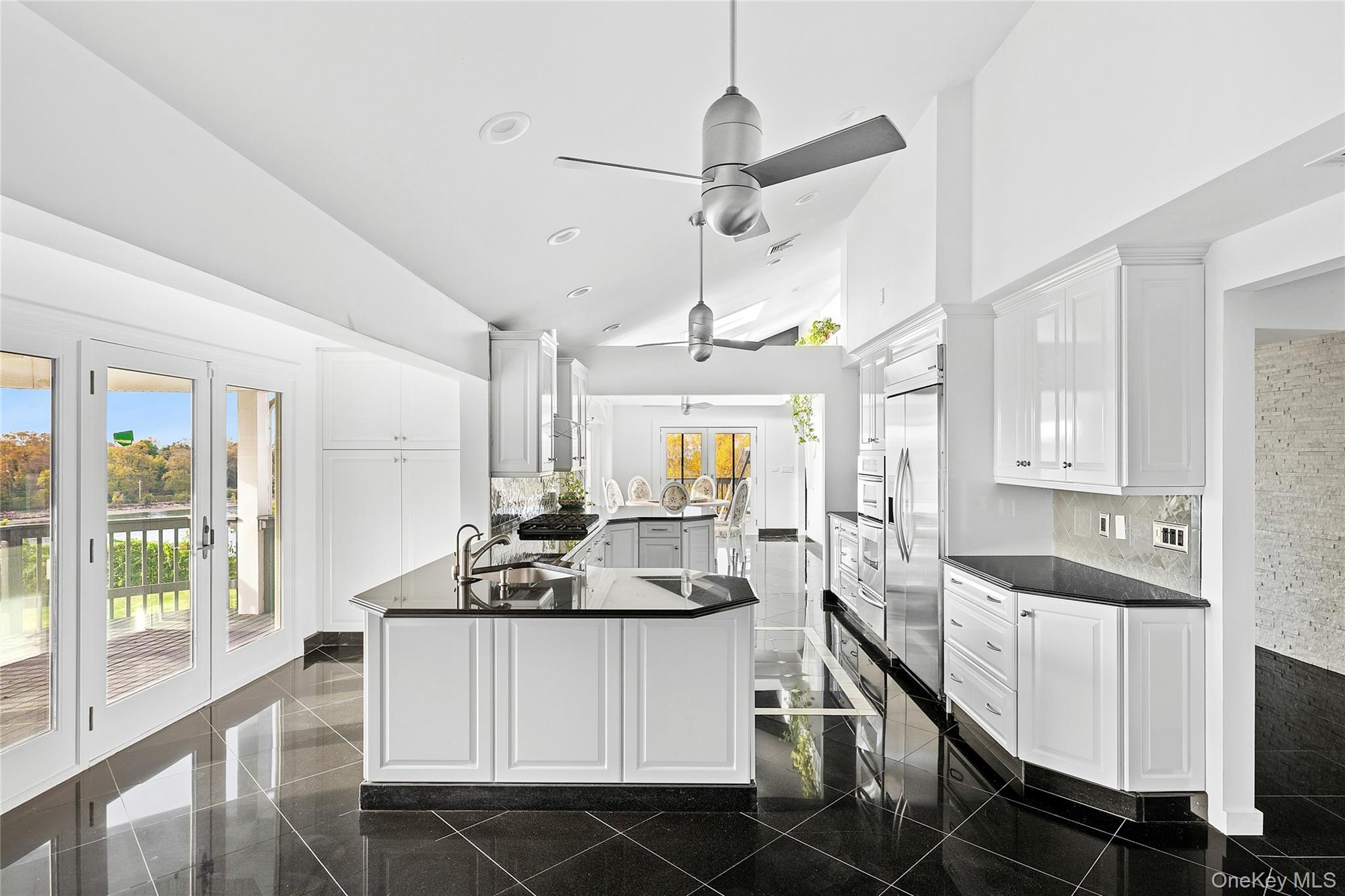 8 September Lane, Glen Cove, NY 11542