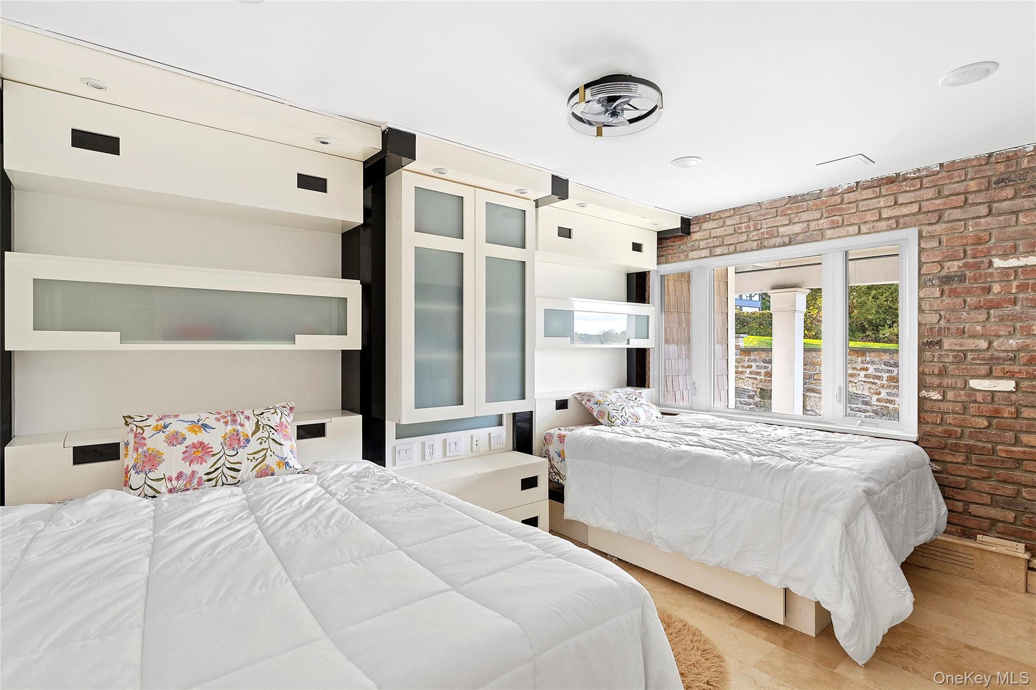 8 September Lane, Glen Cove, NY 11542