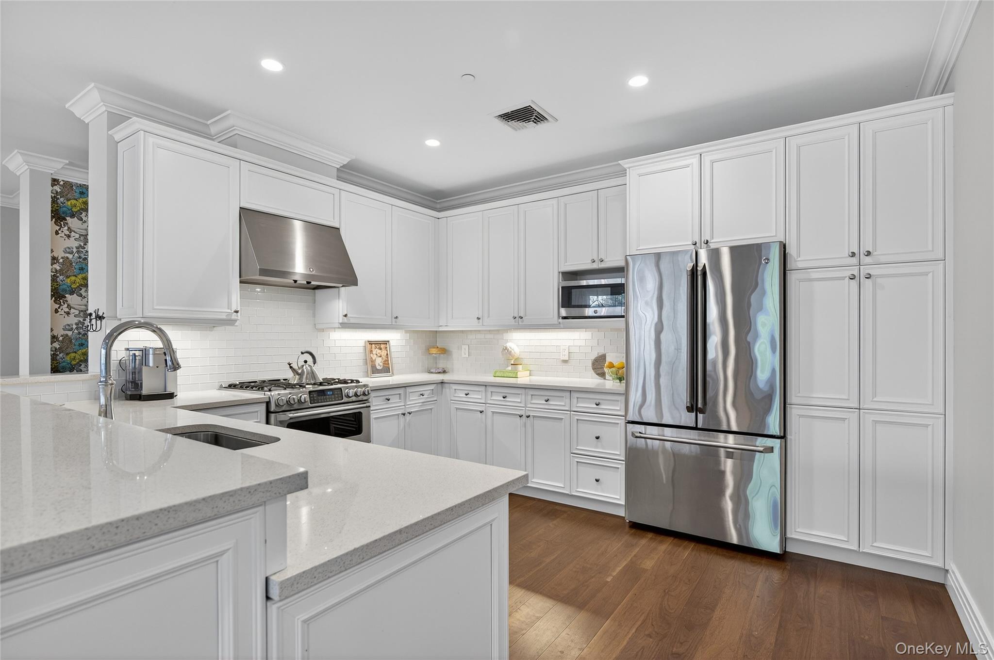 301 Franklin Avenue # 213, Garden City, NY 11530