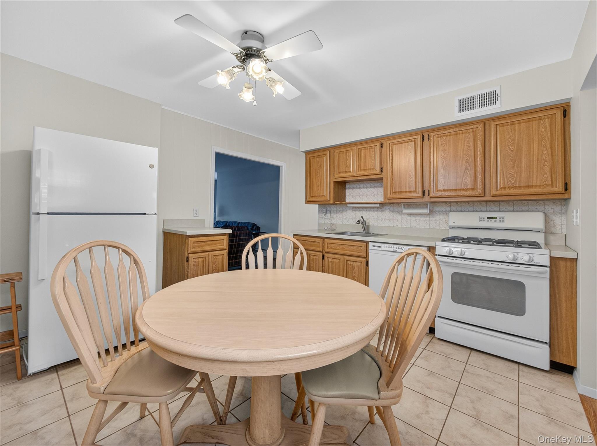 14 Staubitz Avenue, Pearl River, NY 10965