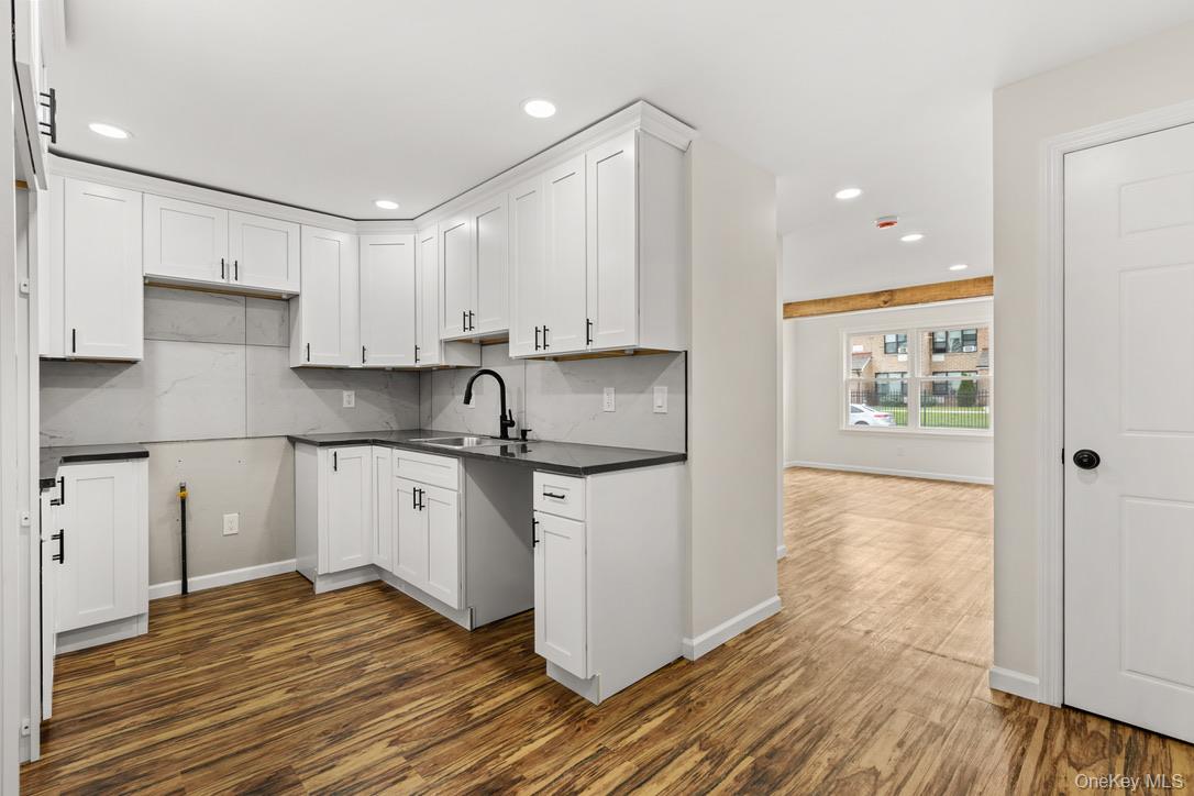 31 Grove Street, Hempstead, NY 11550