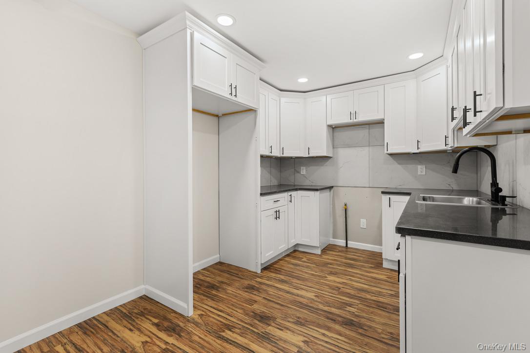 31 Grove Street, Hempstead, NY 11550