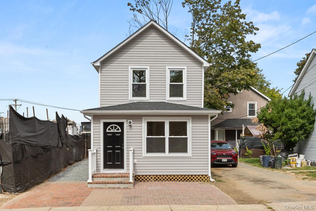 31 Grove Street, Hempstead, NY 11550