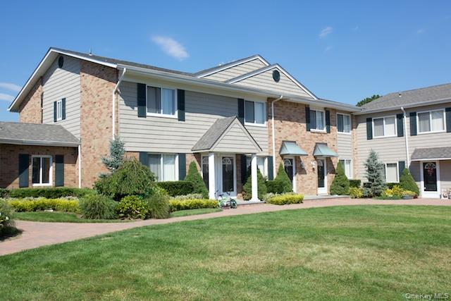 144 Starlight Walk # 144, Holbrook, NY 11741