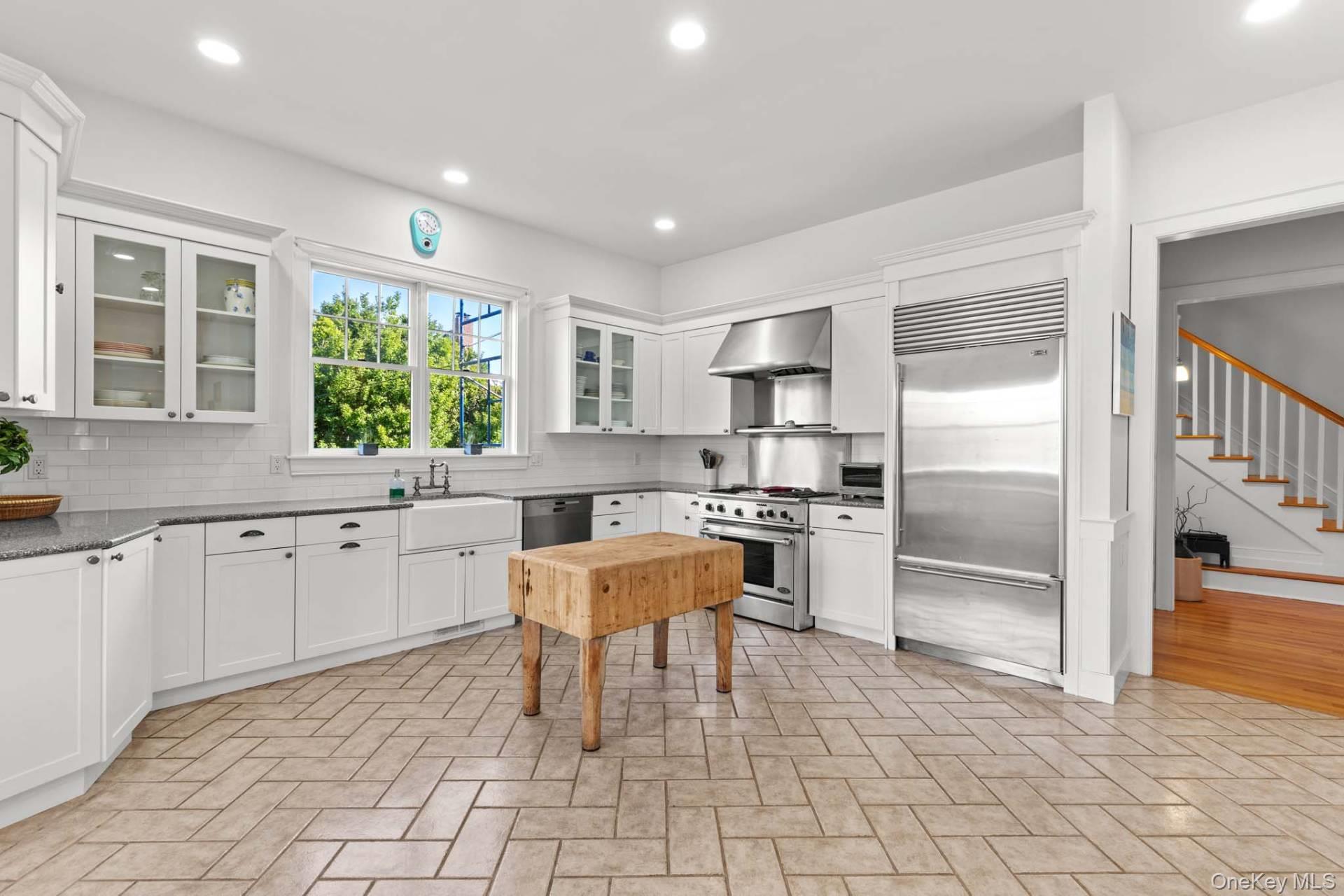 430 Jobs Lane, Bridgehampton, NY 11976