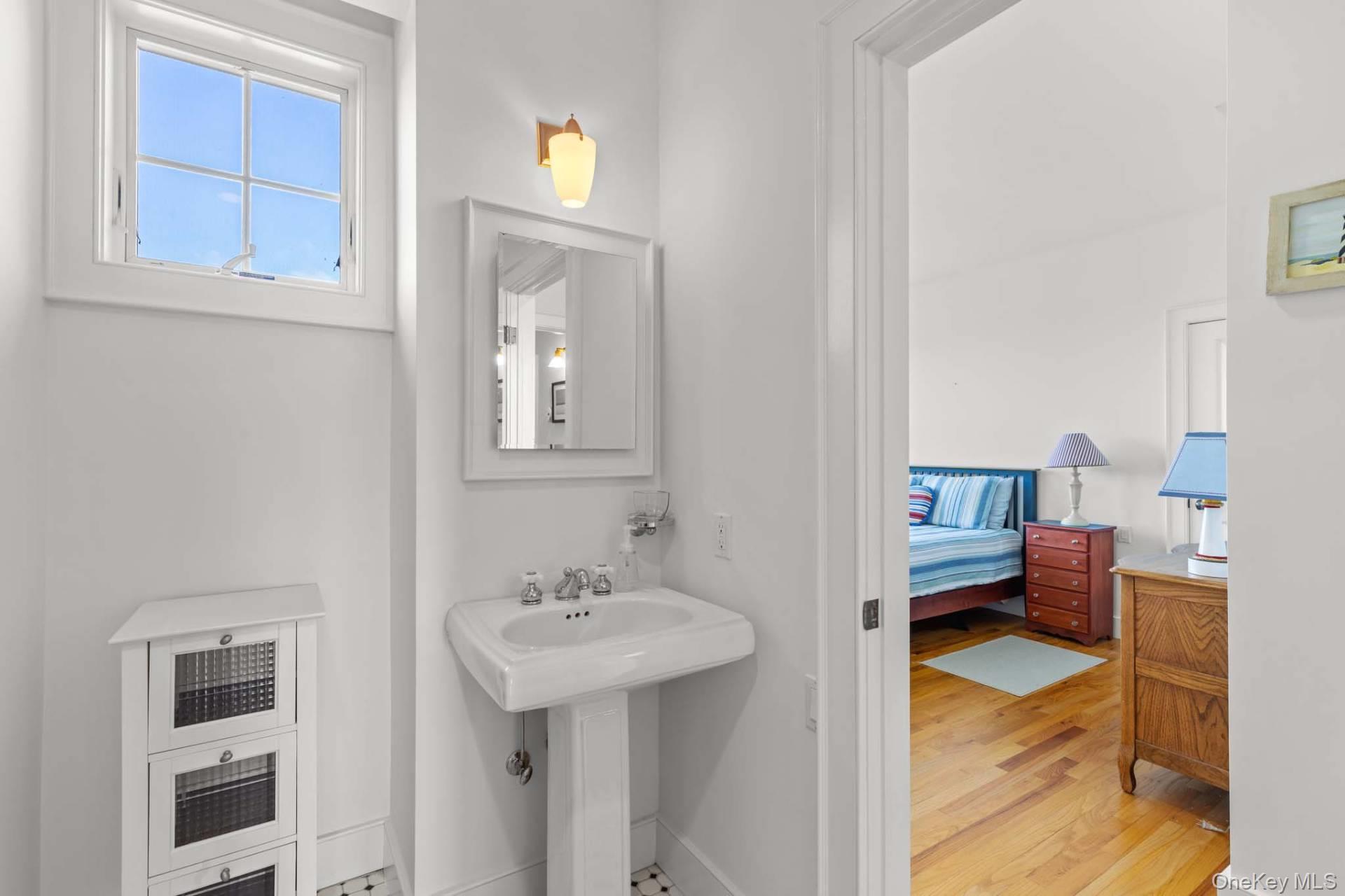 430 Jobs Lane, Bridgehampton, NY 11976