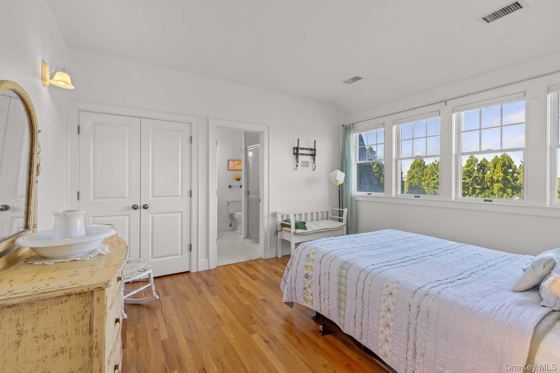 430 Jobs Lane, Bridgehampton, NY 11976