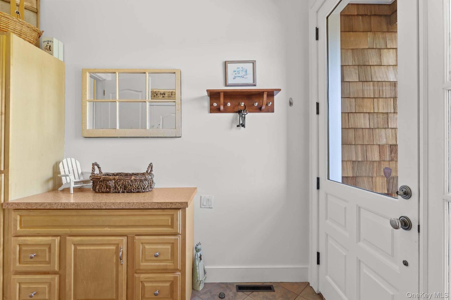 430 Jobs Lane, Bridgehampton, NY 11976