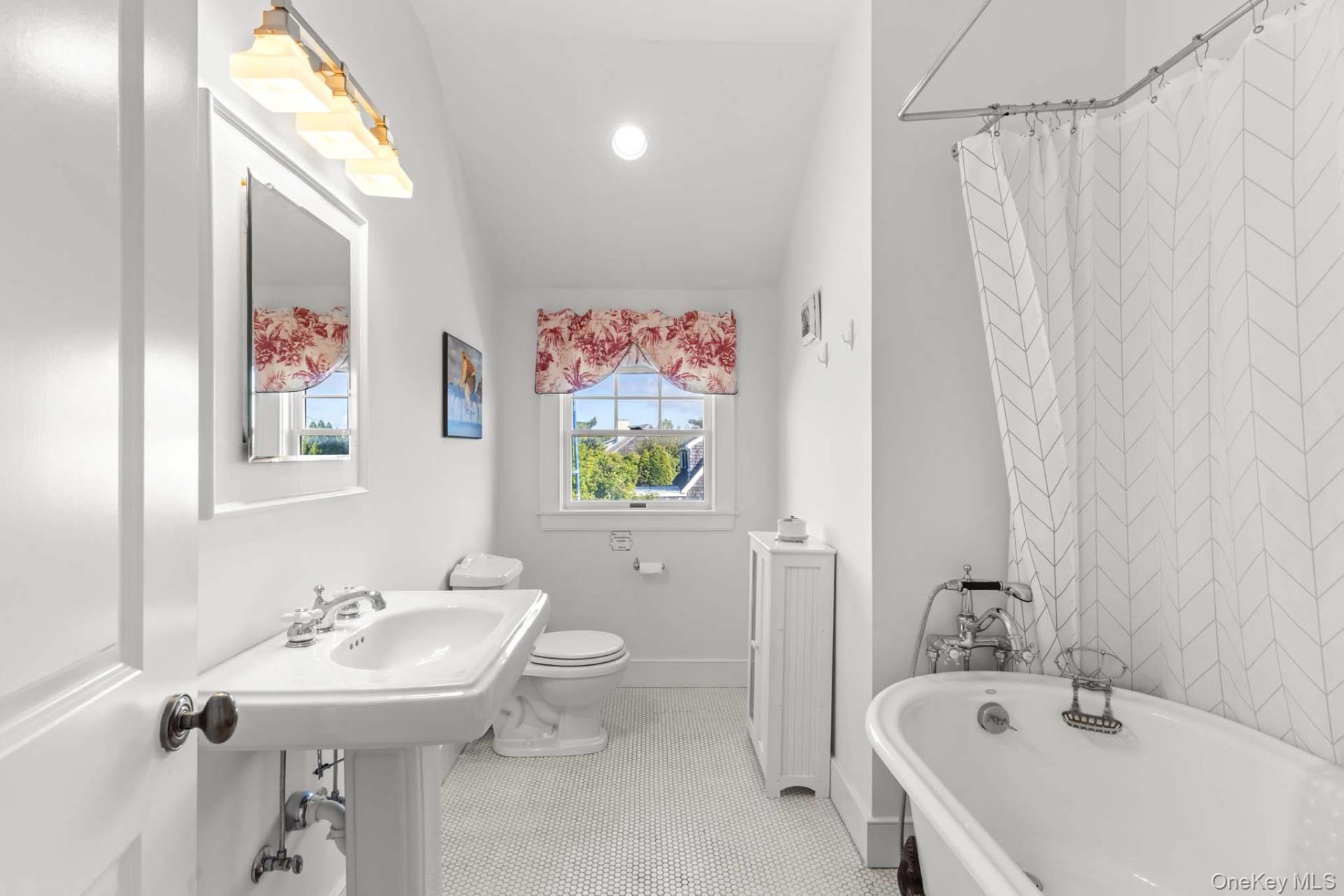 430 Jobs Lane, Bridgehampton, NY 11976