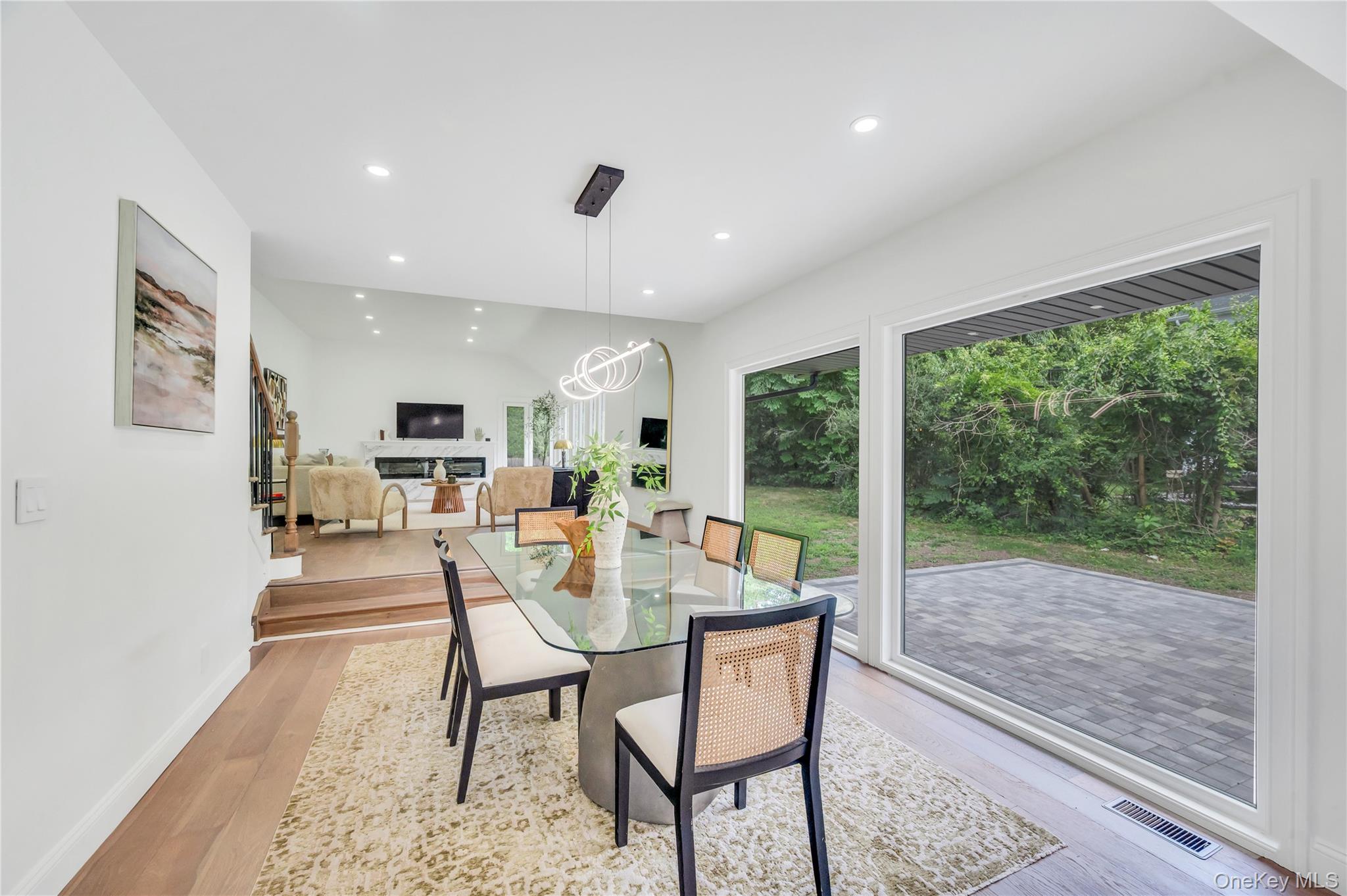 14 Lakeville Drive, East Hills, NY 11576