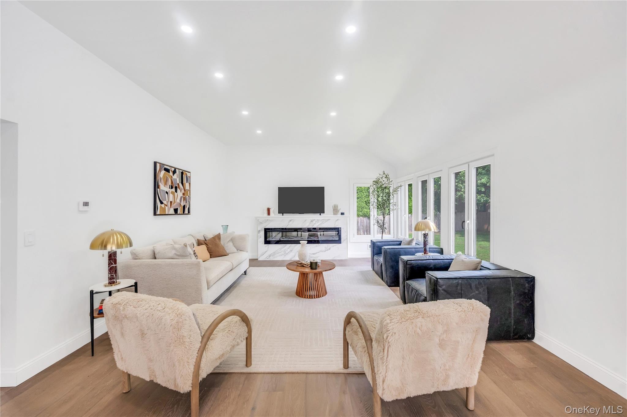 14 Lakeville Drive, East Hills, NY 11576