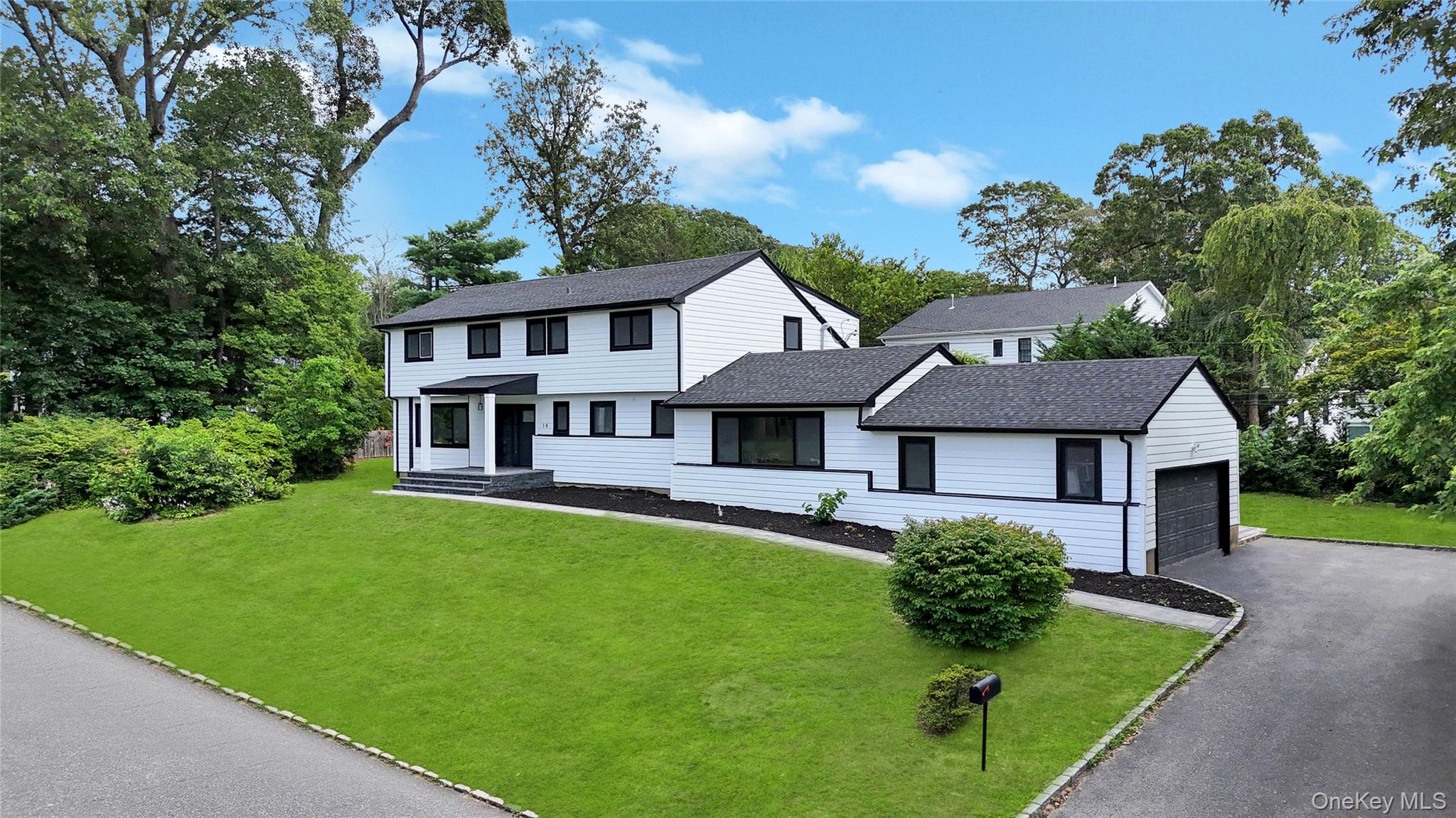 14 Lakeville Drive, East Hills, NY 11576