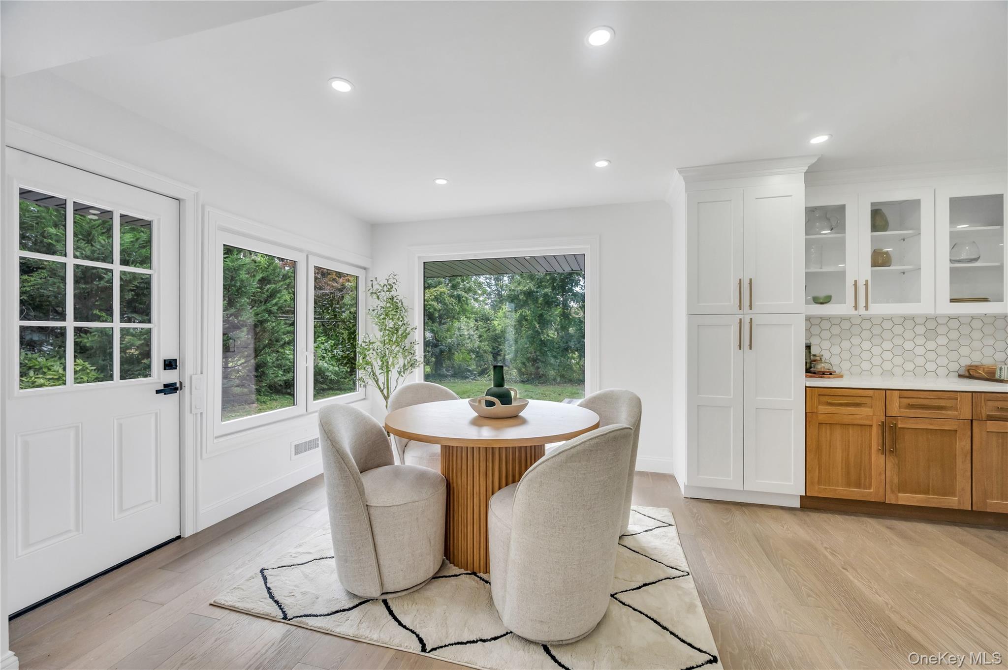 14 Lakeville Drive, East Hills, NY 11576