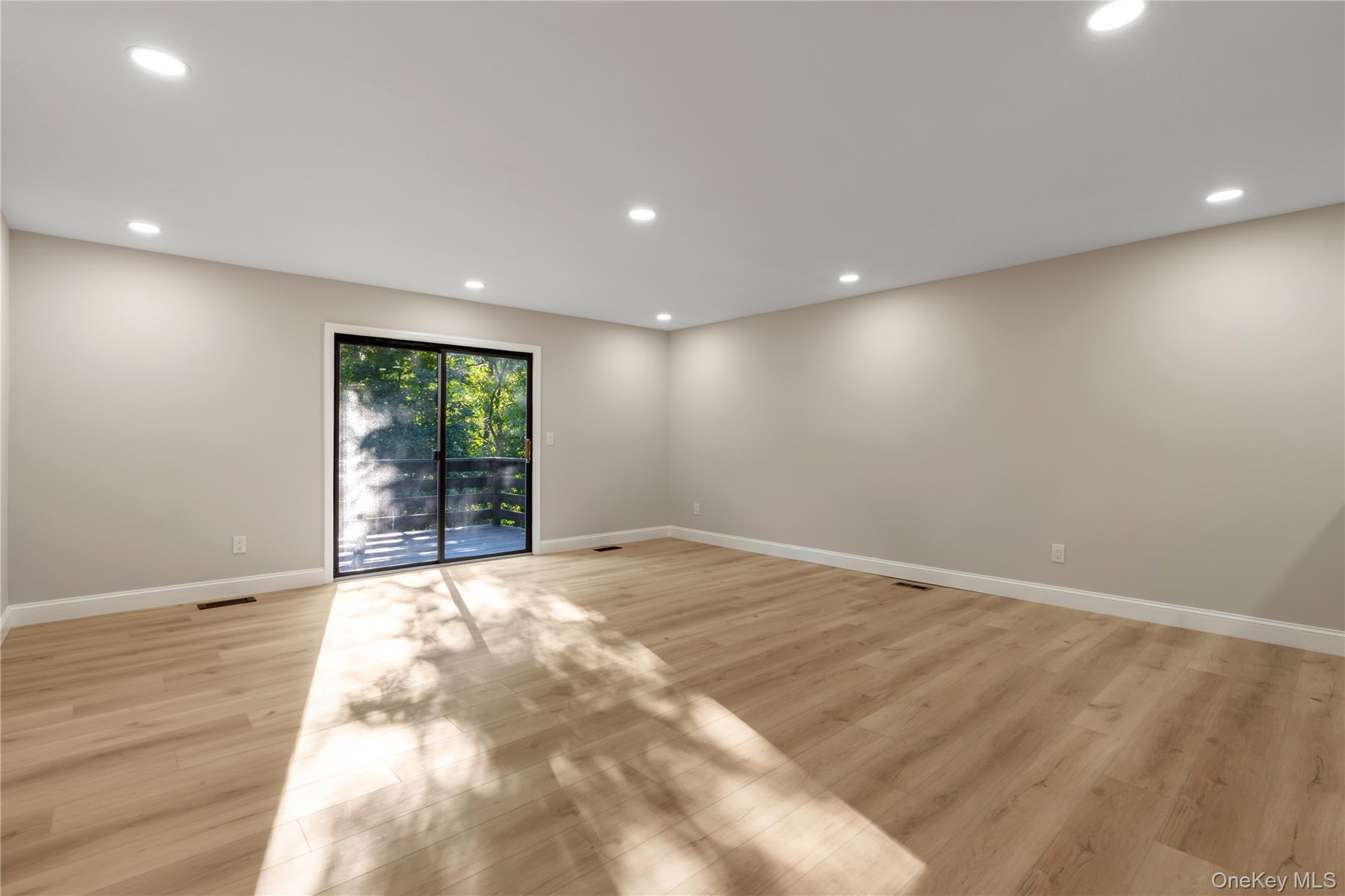 4 Pine Street, Huntington, NY 11743