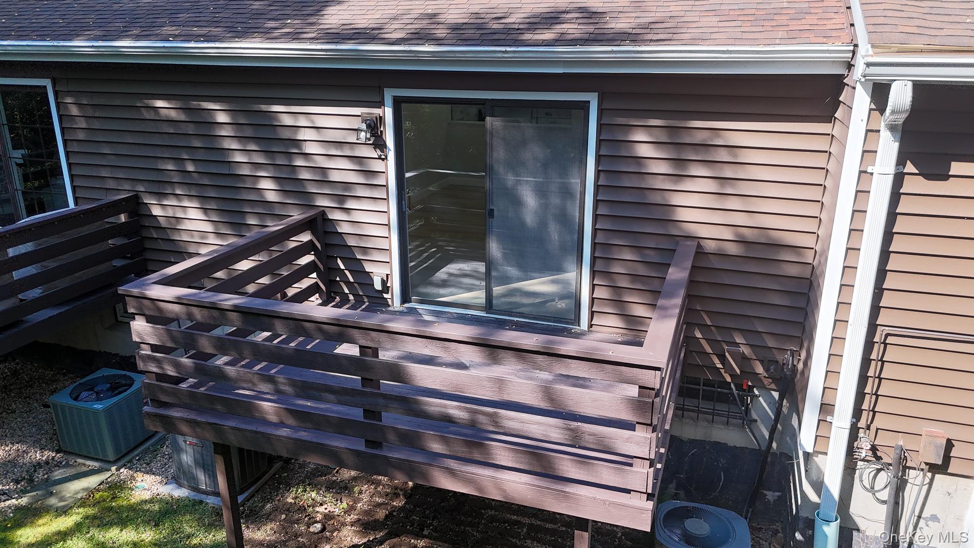 4 Pine Street, Huntington, NY 11743