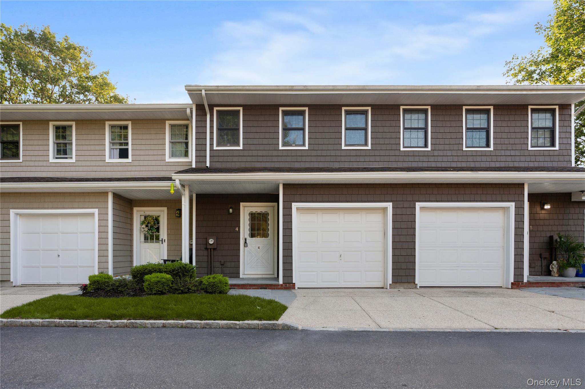 4 Pine Street, Huntington, NY 11743