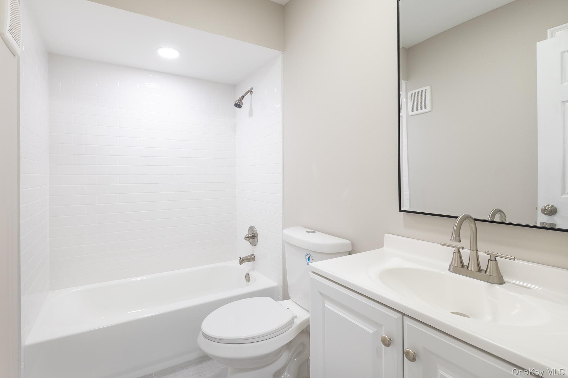 655 Middle Country Road # 7B1, Coram, NY 11727